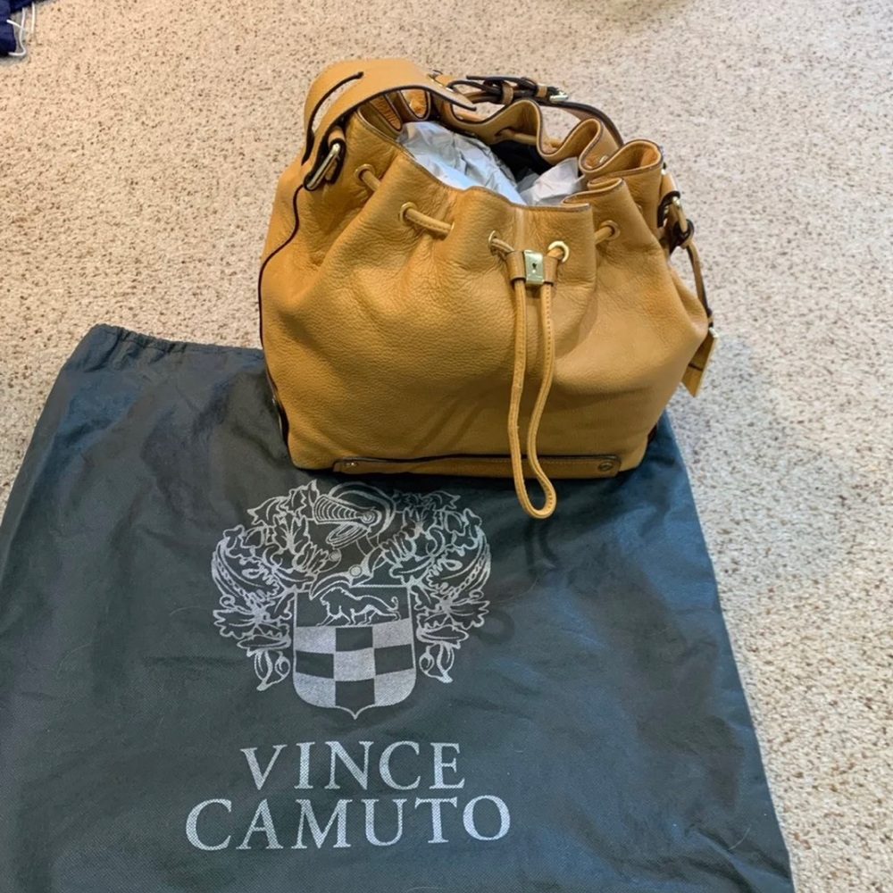 Vince Camuto purse